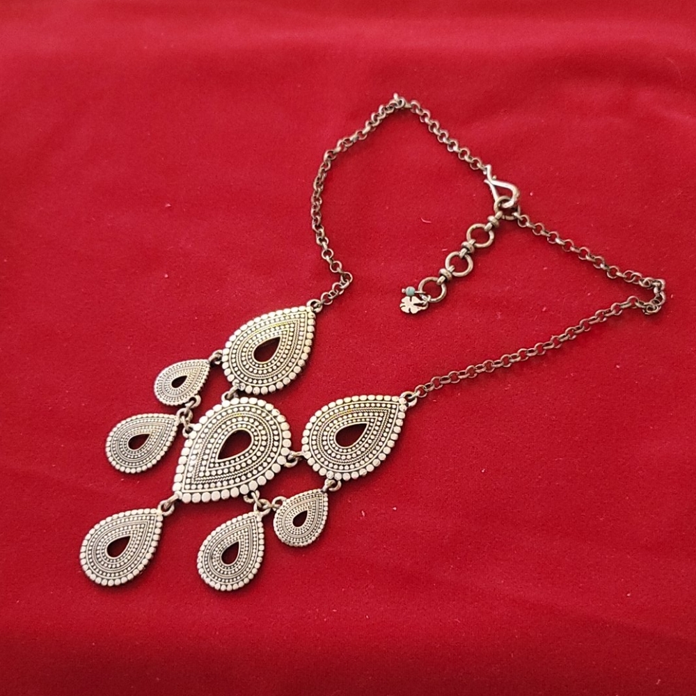 Lucky Brand Teardrop Silver metal necklace